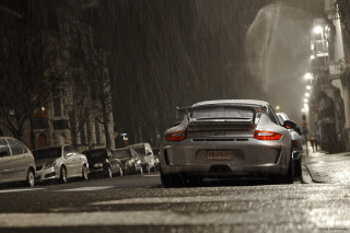 Rainy night street car tilt - free cars wallpaper