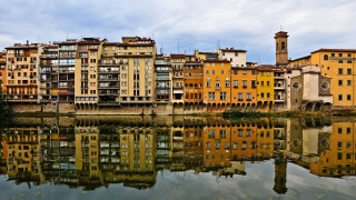 Florence engelbach bridge river cityscape - perfect symmetry free wallpaper for desktop