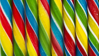 Colorful candy canes water droplets - vibrant free wallpaper