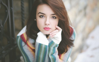 Woman sweater fence hand chin - a sweater free wallpaper for desktop