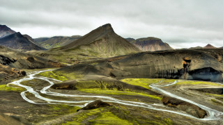 River valley mountains hills water - the valley free wallpaper