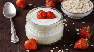 Yogurt strawberries food photography lyco - professional food photography free wallpaper