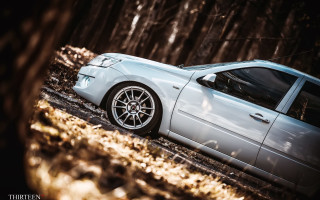 Car woods forest trail military - a few leaf free wallpaper