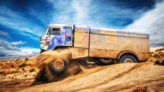 Truck desert mountains cloudy sky - pathfinder free wallpaper