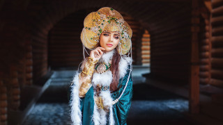 Woman feathered headdress tunnel artnouveau - fantasy style free wallpaper