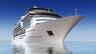 Large cruise ship ocean reflection - free ship wallpaper