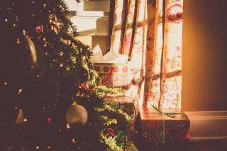 Christmas tree presents window curtain - a christmas tree free wallpaper