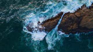 Ocean rock wave birdseye microscopic - a wave free wallpaper for desktop