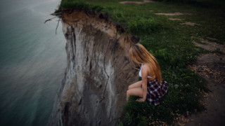 Woman cliff ocean depth tiltshift - free forest wallpaper