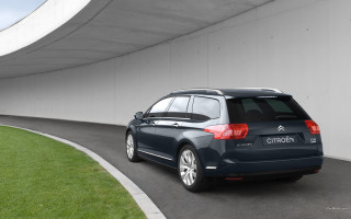 Blue car tunnel road grass - a tunnel free wallpaper