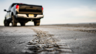 Truck tire tracks tiltshift blurry - a truck free wallpaper