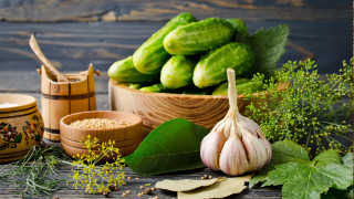 Bowl cucumbers garlic herbs wooden - synthetism free wallpaper