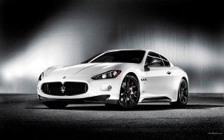White maserra digital car night - a spotlight free wallpaper for desktop
