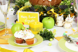 Easter cupcakes still life food - free holidays wallpaper