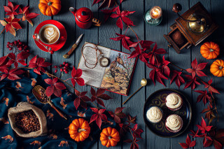Cupcakes coffee autumn leaves lantern - free holidays wallpaper