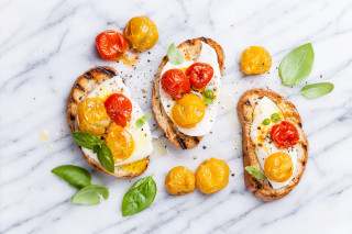Marble table toasted bread tomatoes - tomato free wallpaper for desktop