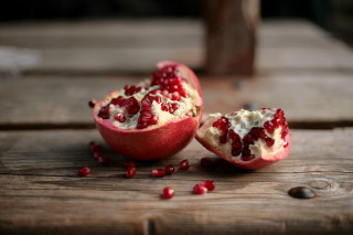 Pomegranate seeds wine still life - seed free wallpaper
