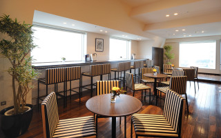 Restaurant bar chairs pottedplant indoor - open ceiling free wallpaper