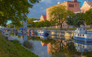 River boats building clock tower - a clock tower free wallpaper for desktop
