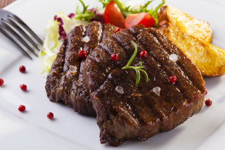 Steak potatoes garnish christmas food - a fork and knife free wallpaper