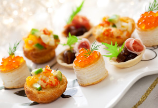 Appetizer plate various toppings blurry - delaunay free wallpaper for desktop