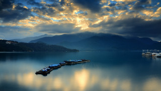 Boats lake mountains cloudy sky 2 - arthur pan free wallpaper for desktop