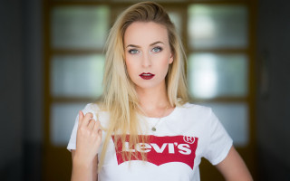 Eszter mattioni levi shirt cigarette - holding free wallpaper for desktop