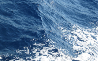 Boat waves caustics ocean beach - a wave free wallpaper for desktop