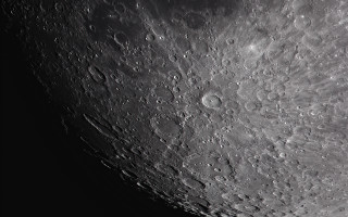 Moon bubble macro black white - moon free wallpaper