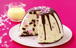 Rococo pink cake missing slice - a plate next free wallpaper