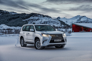 White suv mountains snow red - a red building free wallpaper