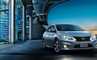 Silver car building night circular - a sky background and a building free wallpaper