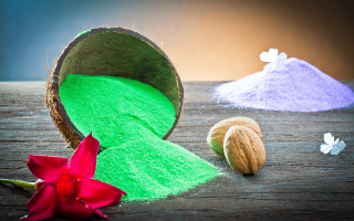 Wooden table bowl green purple - vibrant colour free wallpaper