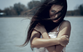 Araceli gilbert woman water serious - figuration libre free wallpaper