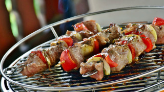 Grill skewers meat vegetables fork - a grill free wallpaper