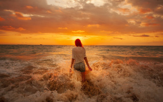 Woman ocean sunset back pockets - her pocket free wallpaper