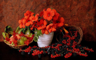 Flowers berries basket table stilllife - a basket free wallpaper for desktop