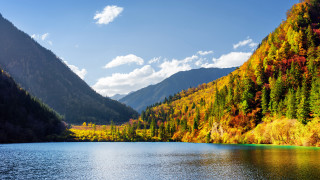 Lake mountains trees autumn sky 3 - fall free wallpaper