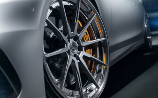 Car wheel closeup blue background - rim free wallpaper for desktop