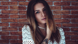 Woman tattoo brick wall fashion - a picture in front free wallpaper for desktop