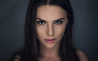 Woman long hair blue eyes 41 - a picture free wallpaper for desktop