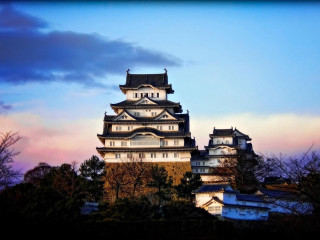 Tall white building tower dusk - japan daualset free wallpaper