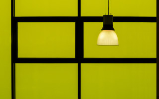 Green wall black frame white - a black frame free wallpaper