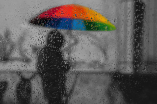 Rainy urban scene rainbow umbrella - affinity photo free wallpaper