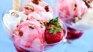 Ice cream strawberries nuts glasses - strawberry free wallpaper