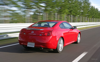 Red car forest fence promotion - a white fence free wallpaper