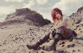 Woman red hair beach boot - apocalyptic free wallpaper for desktop