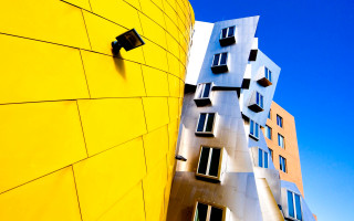 Tall tower yellow wall windows - free architecture wallpaper for desktop