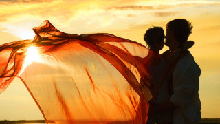 Couple kite sunset outdoors impressionist - the grass free wallpaper