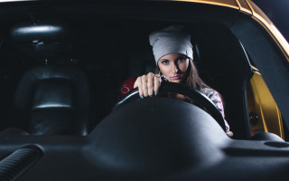 Woman driving car headband steering 2 - free motorcycles wallpaper